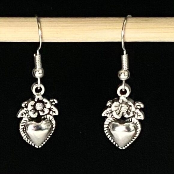 AWFx Heart & Flowers Silver Dangles - Picture 4 of 7